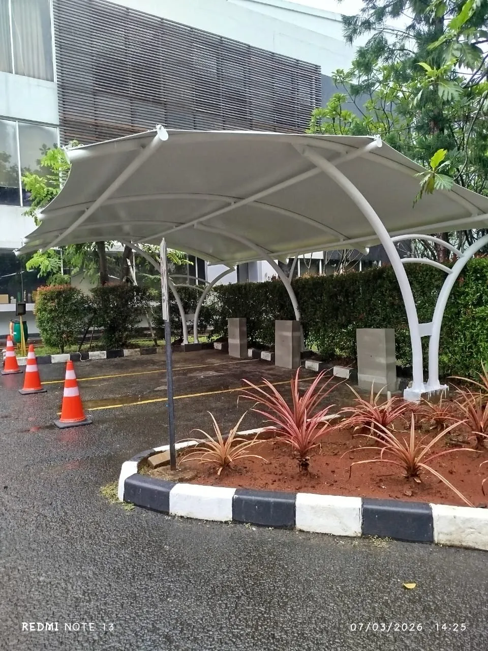 Canopy Membrane Kresek - Pemasangan Tenda Membran Profesional di Tangerang